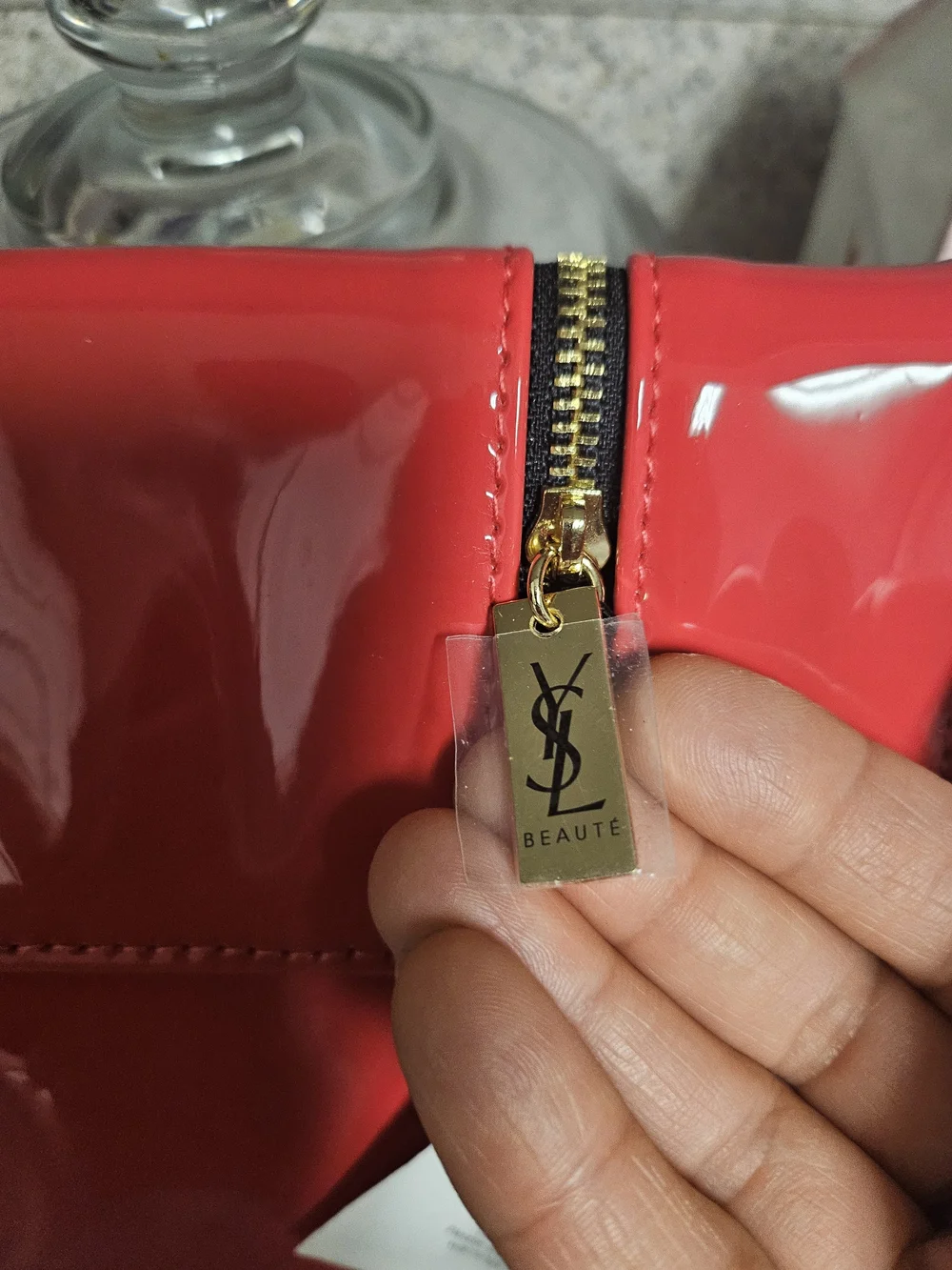 Yves Saint Laurent Pink Patent Leather Zip-Top Women's Clutch - Picture 4 of 13